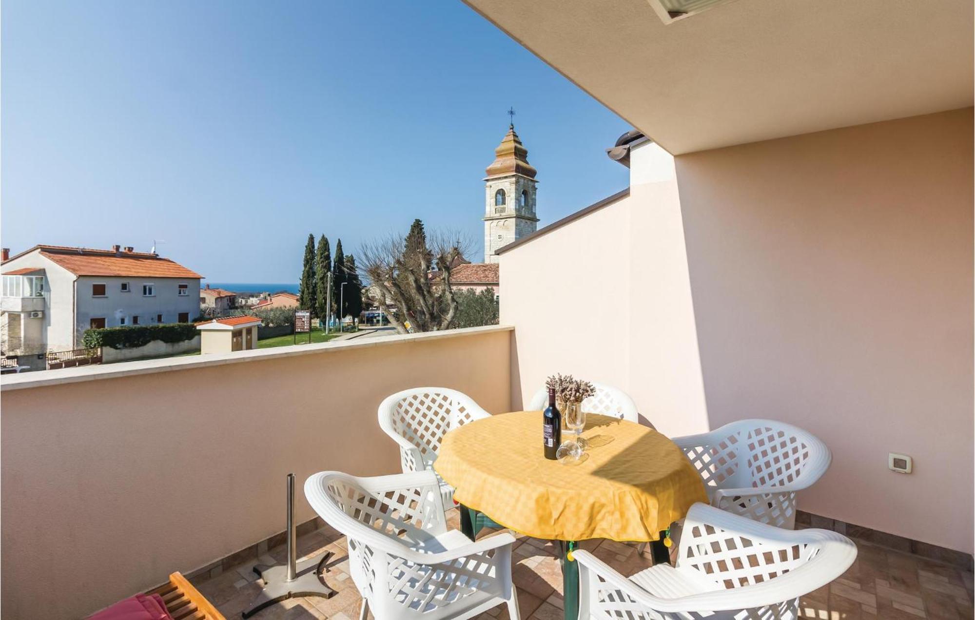 Two-Bedroom Apartment in Fažana Buitenkant foto
